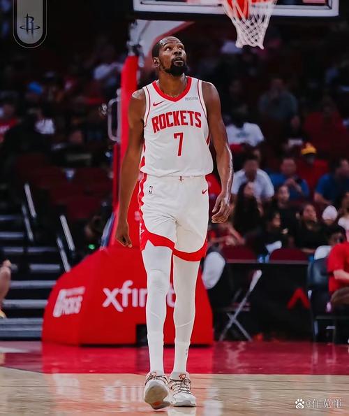 火箭两点进步明显,申京36+7创3纪录!杜兰特开心,伊森2人成关键