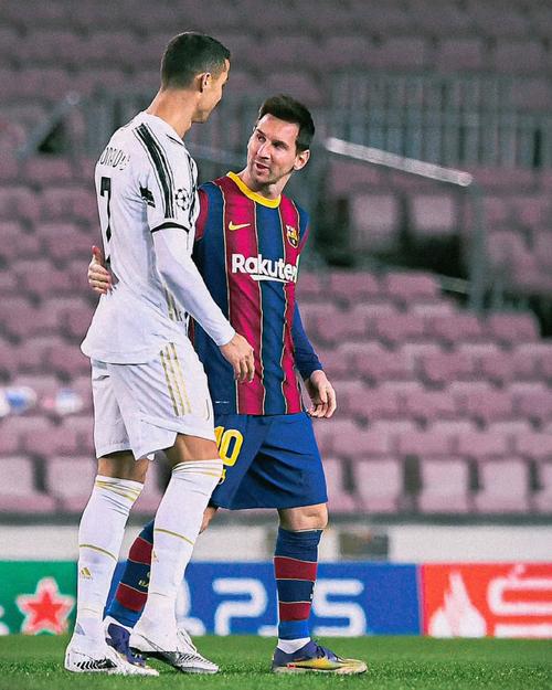 罗德里打造最佳球员：C罗右脚、梅西左脚、哈兰德终结能力