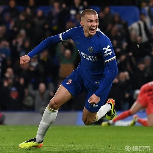 卡斯卡里诺:切尔西转会操作就像流水线,不赢球你会失去明星球员