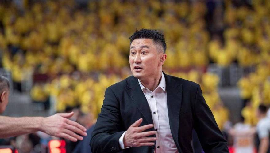 爆料广东队内讧，超级前锋和杜锋互喷，疑似要离队，忍受不了被骂