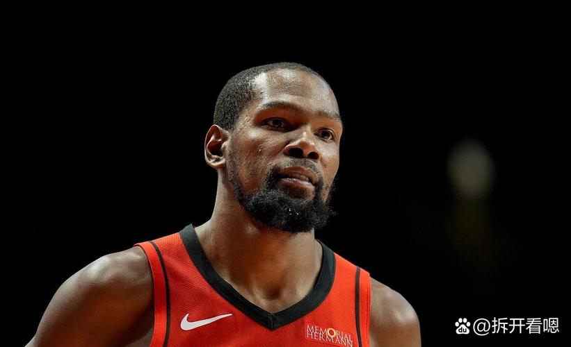 游刃有余！杜兰特半场9中5拿到12分4助三分3中1