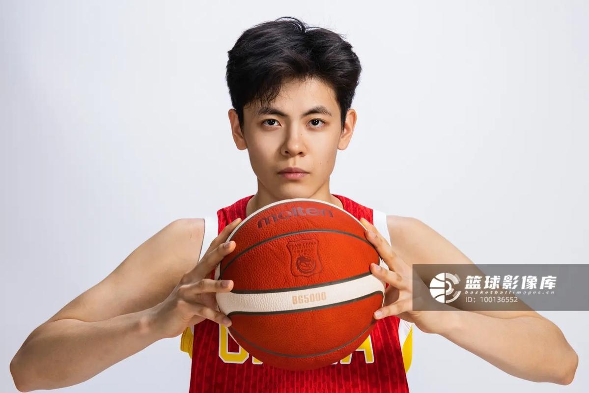 已参加CBA体测和拍摄定妆照！淡厚然改变计划返美延续NCAA生涯