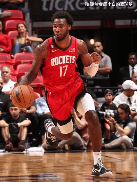 伊森：我们在赢球作为团队在打球拼劲十足